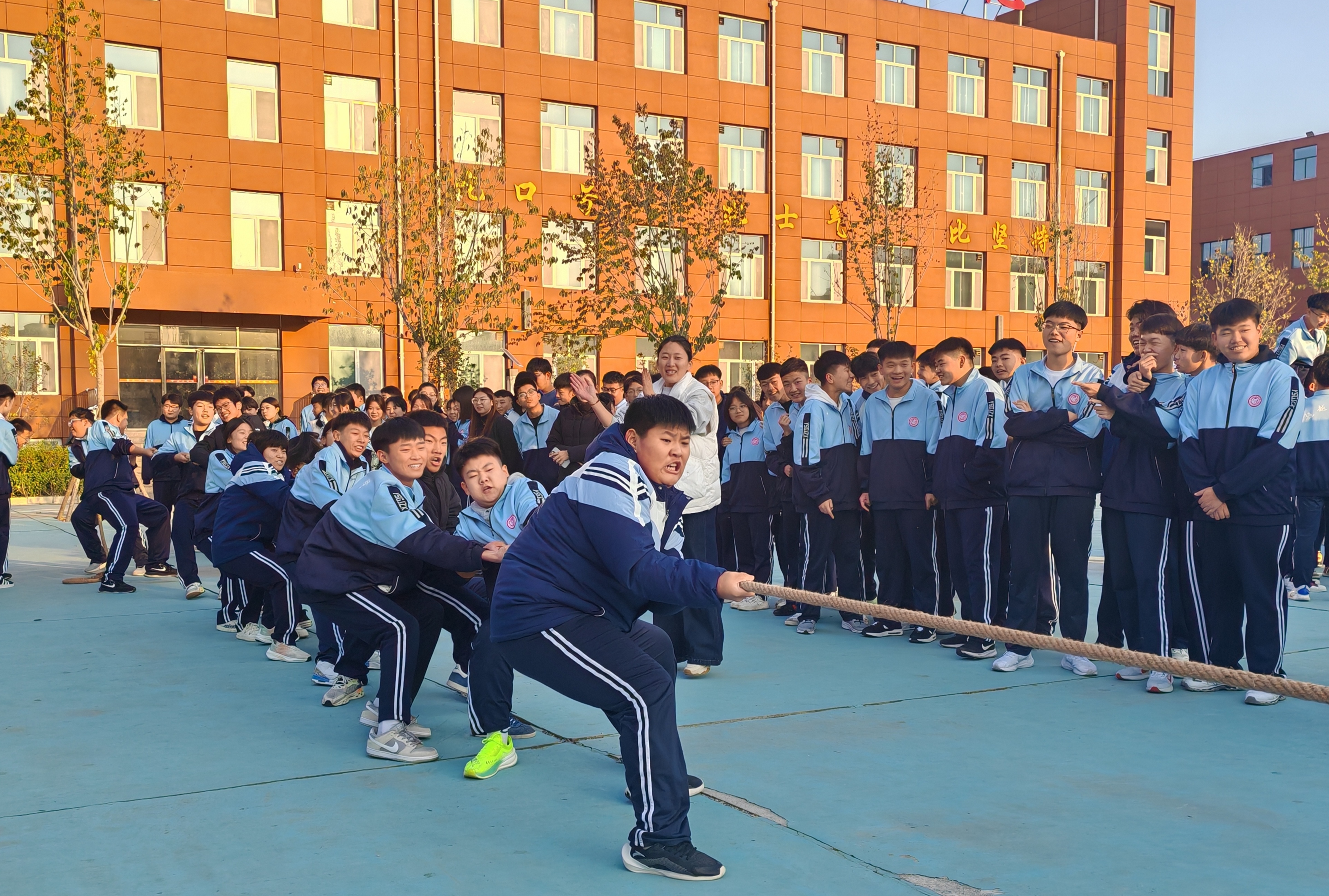 力拔山兮气盖世——易县易水高级中学高一年级拔河比赛圆满落幕